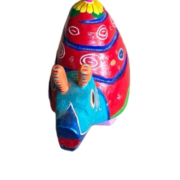 Oaxacan Wooden Snail Figurine Hand Painted Signed Roberto Angeles - Picture 3 of 7